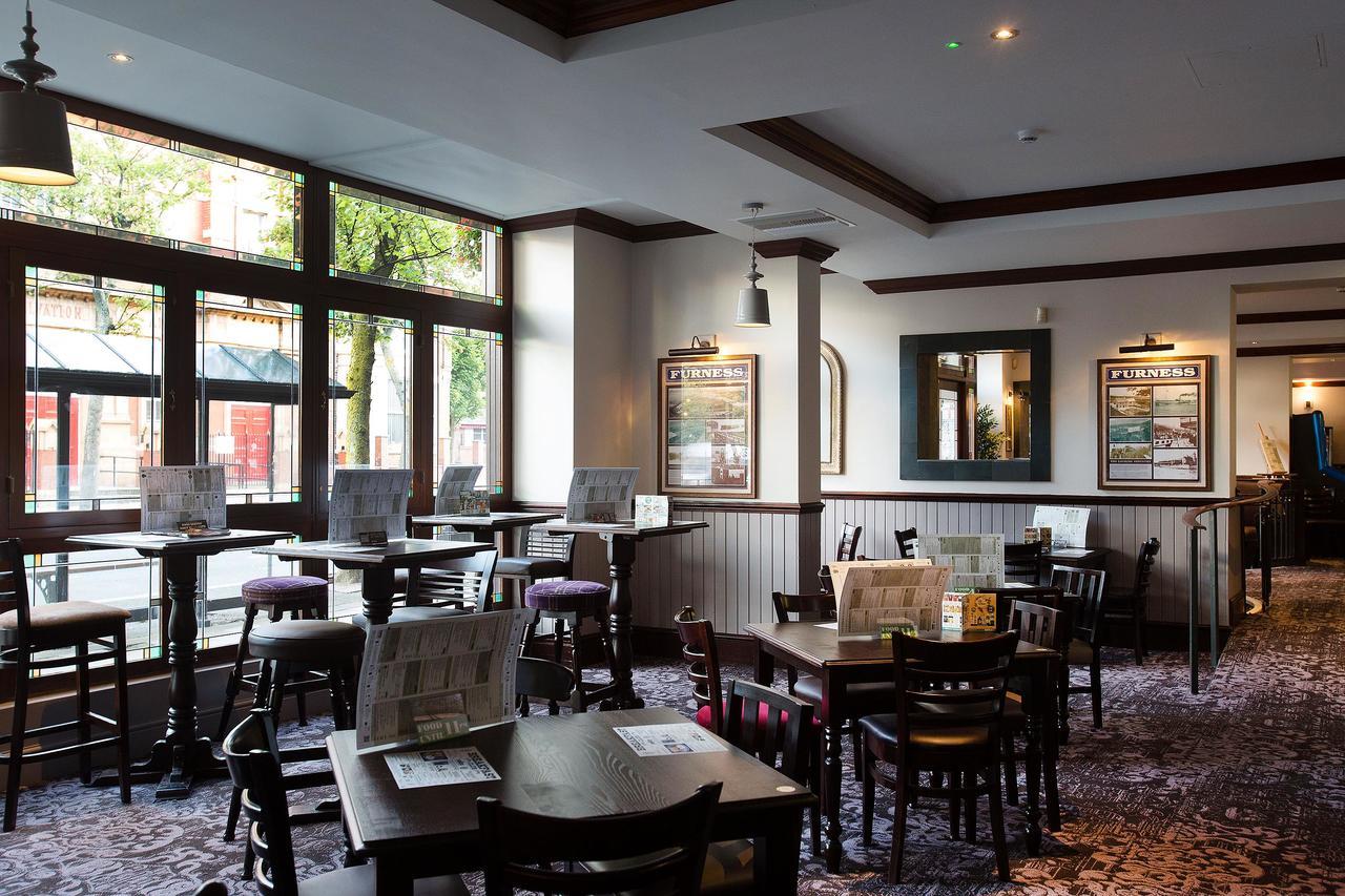 The Furness Railway Wetherspoon 호텔 배로우인퍼니스 외부 사진